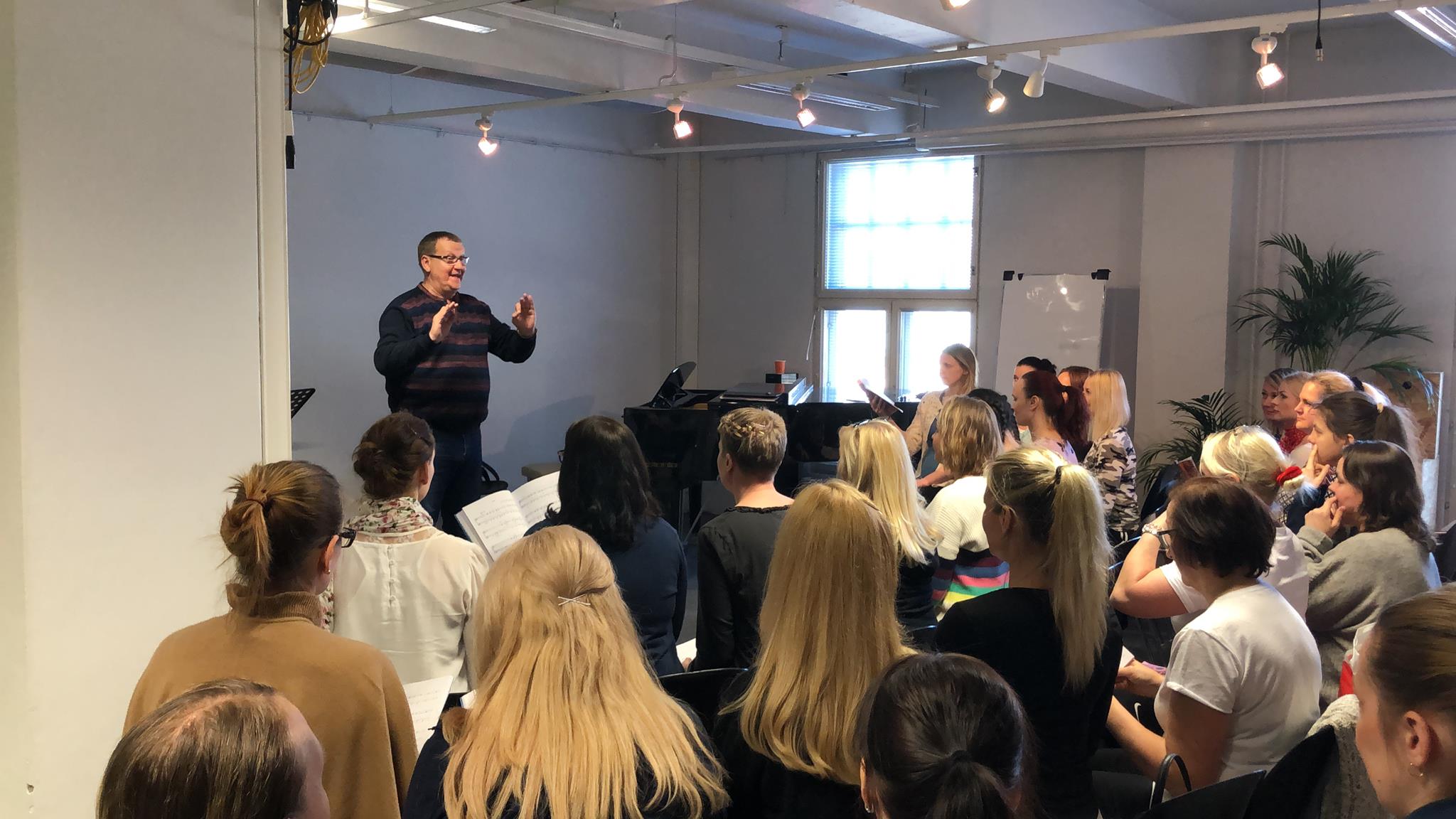 DIRIGENT TOOMAS VOLLI WORKSHOP MUUSIKASTUUDIOS